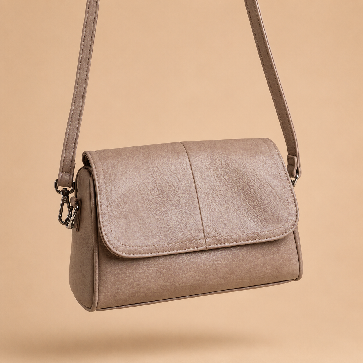Vintage Charm Crossbody – Classic Edition
